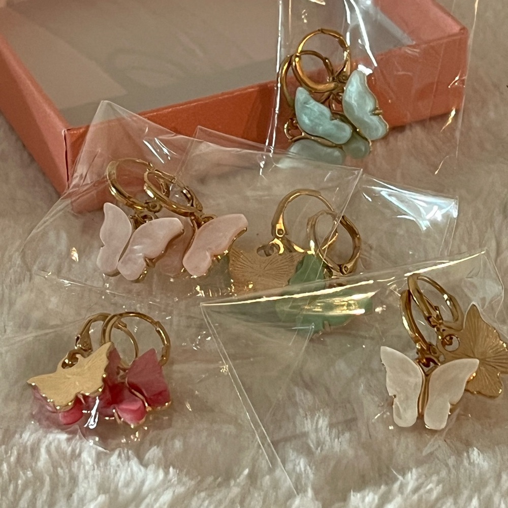 Butterfly Earring Set - Picture 3 of 6